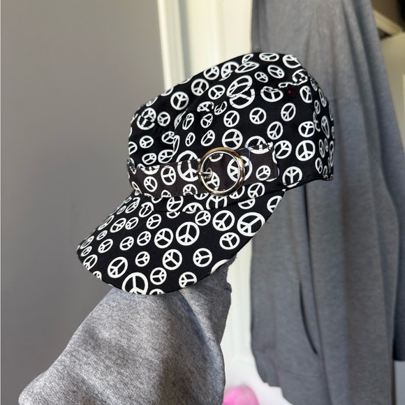 Peace sign hat - Picture 2 of 4